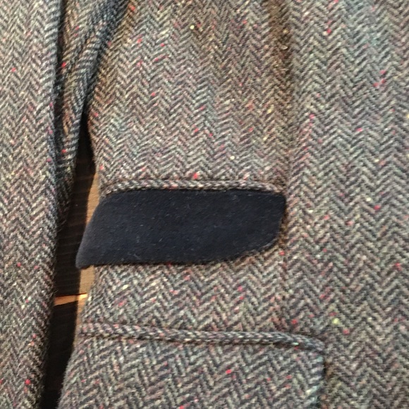 Wool blend jacket with trendy strap in back. - Picture 2 of 5